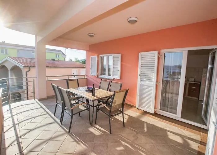 Apartments Villa Dina