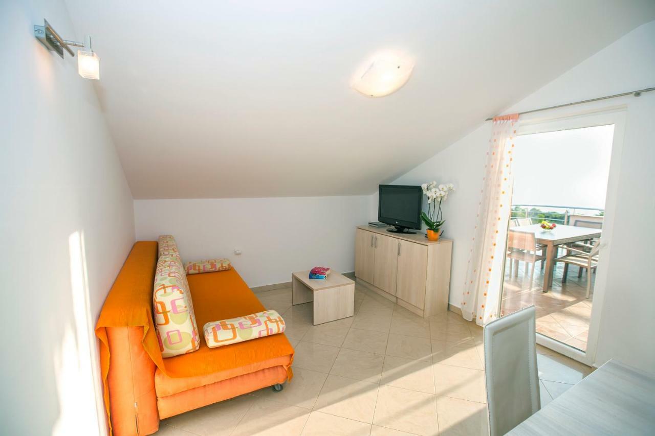 Dina Apartment