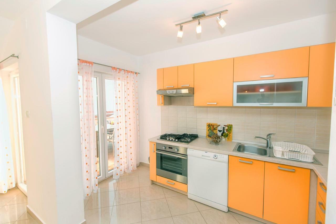Apartment Dina