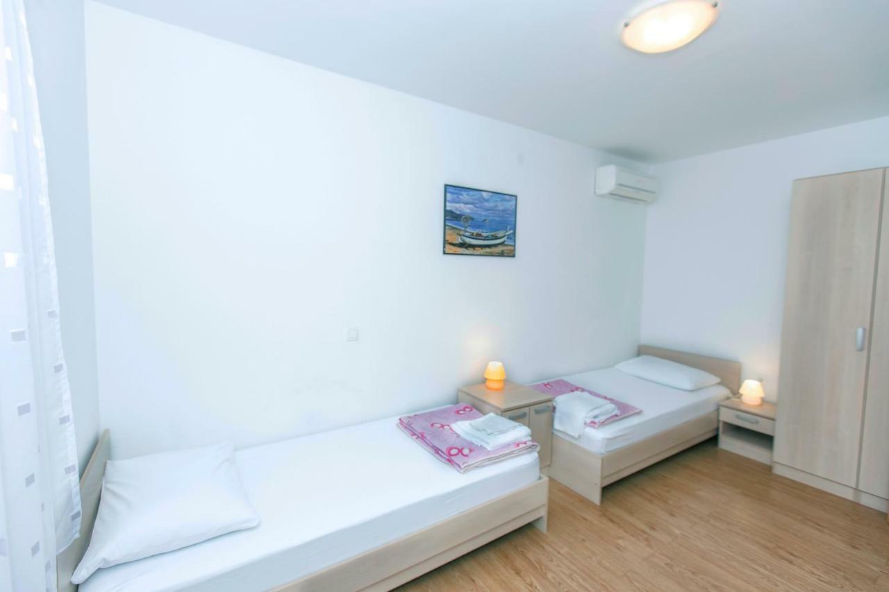 Apartment Dina