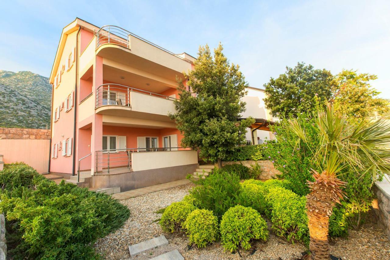 Apartment Dina Karlobag