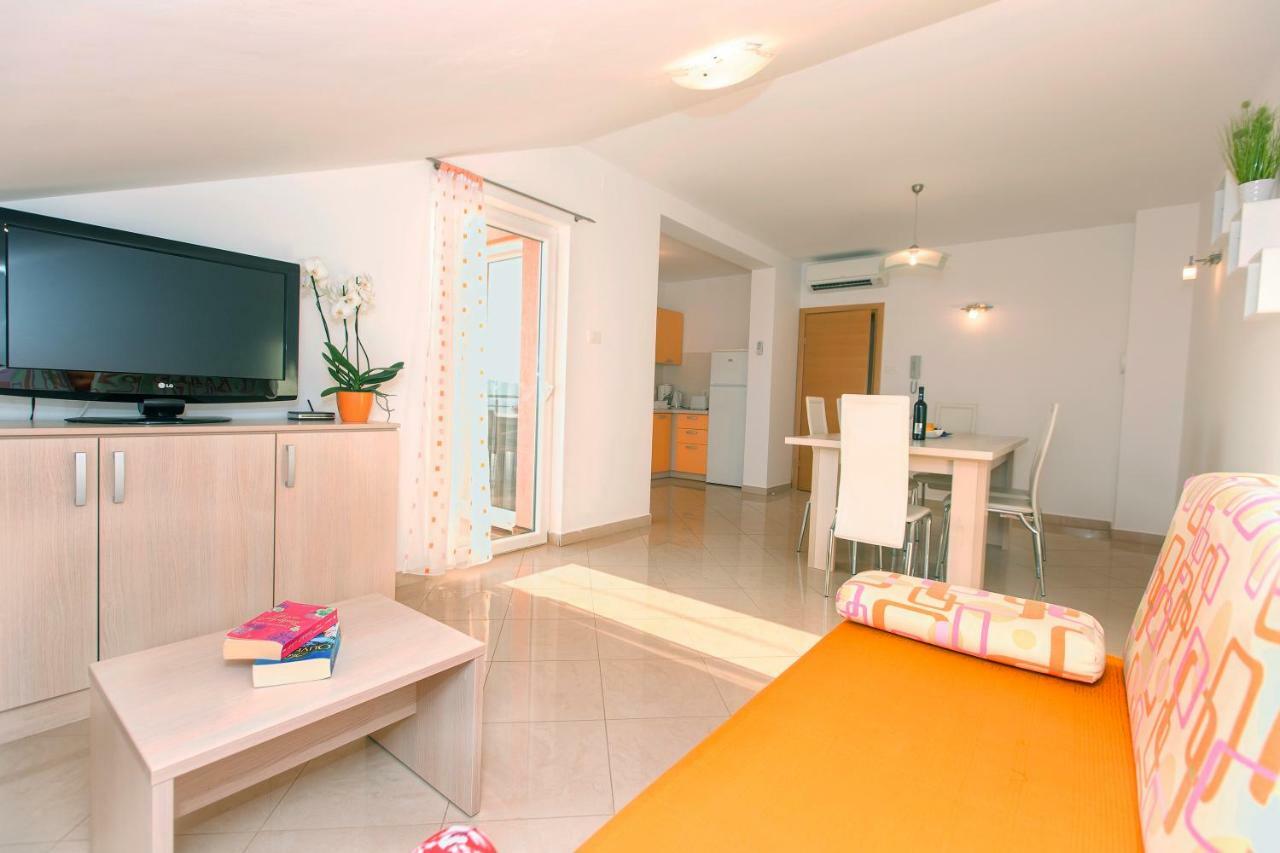 Dina Apartment