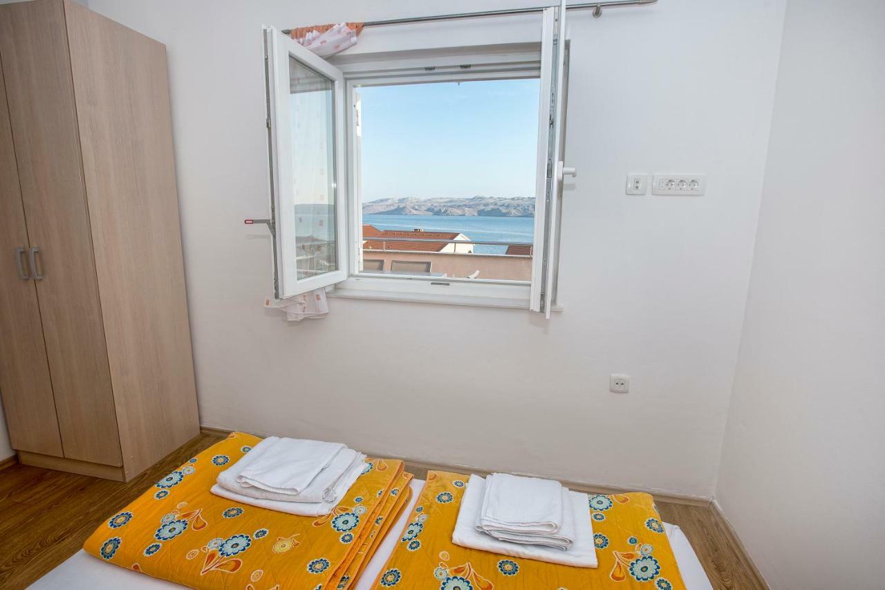 Dina Apartment Karlobag