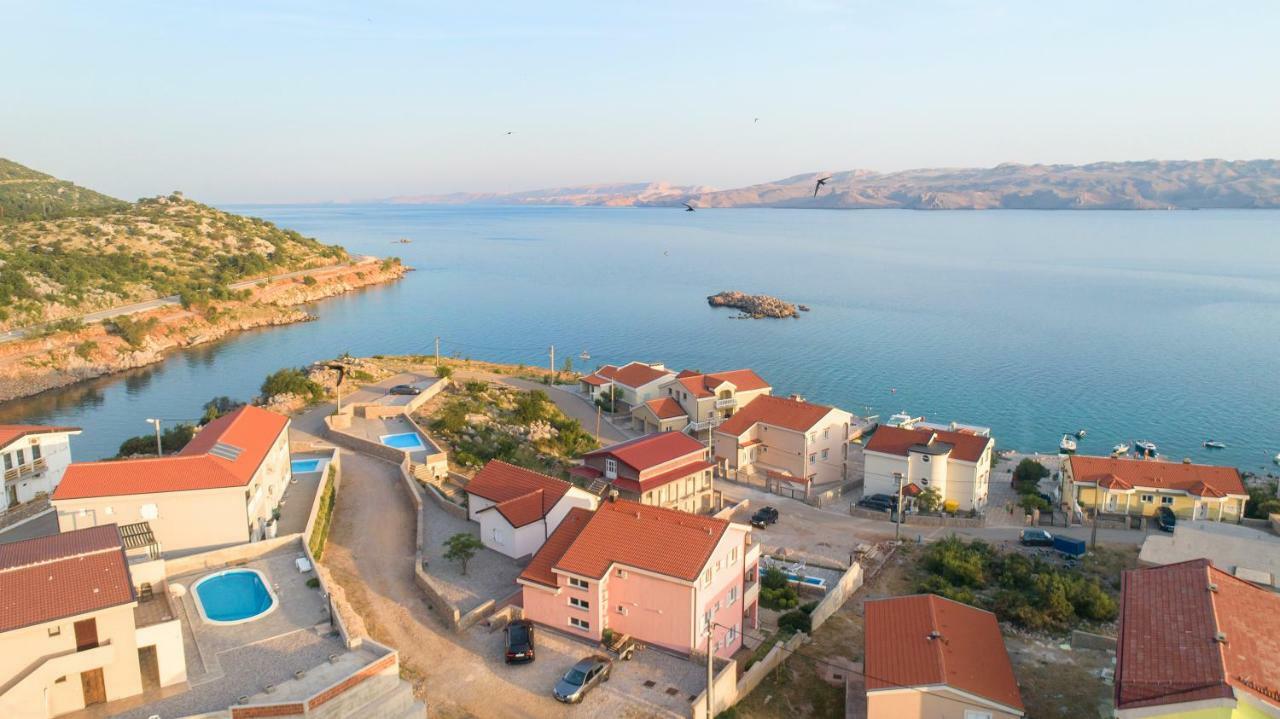 Dina Apartment Karlobag