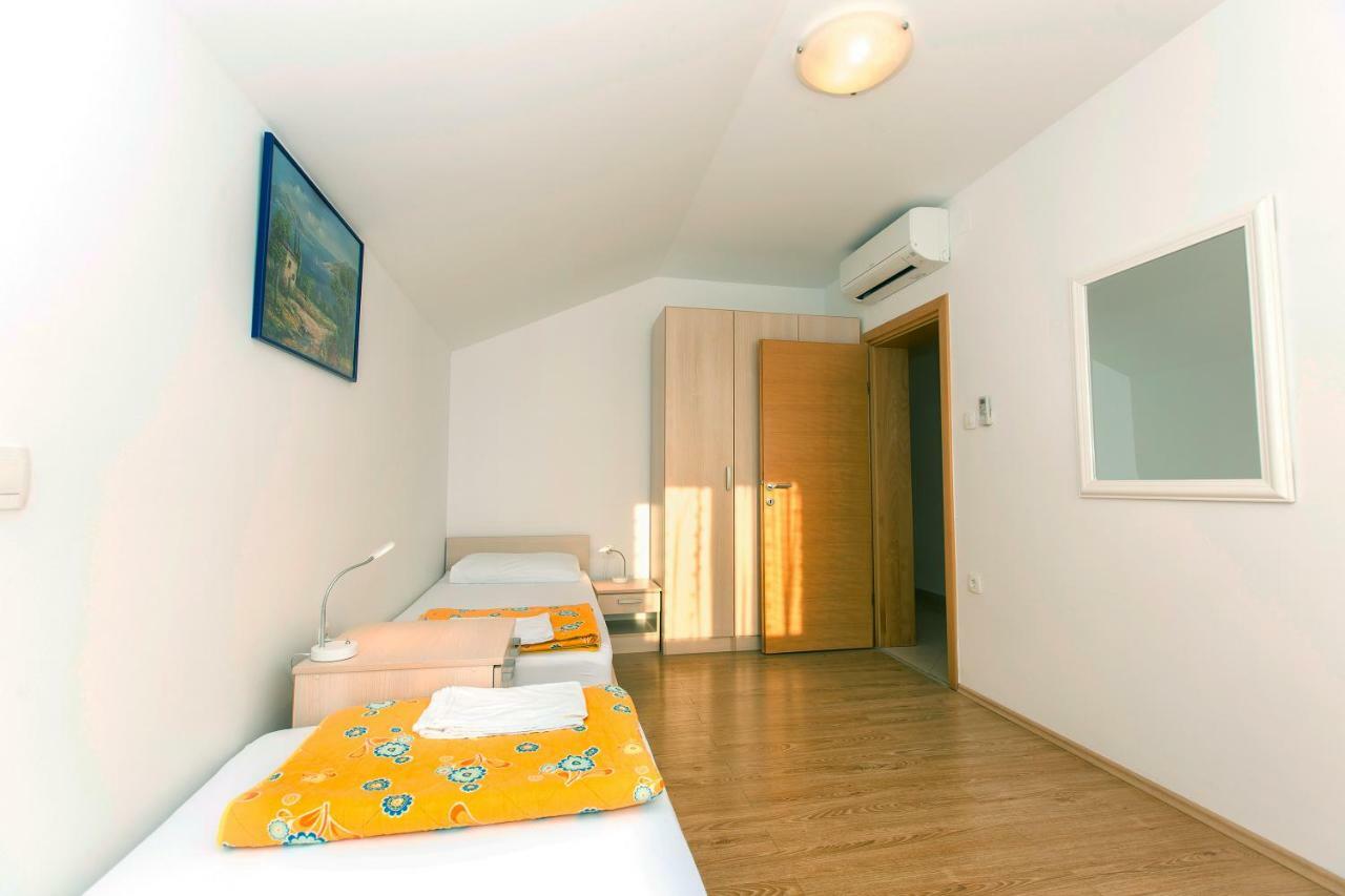 Apartment Dina